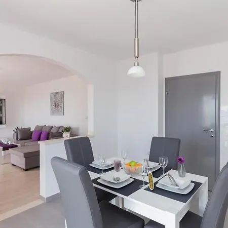Enzian Apartman