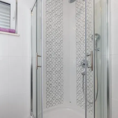 Enzian Apartman Mlini